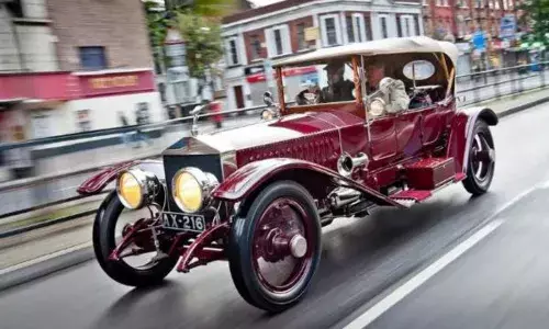 ਇੰਝ ਸ਼ੁਰੂ ਹੋਈ ਸੀ ਰੋਲਸ ਰਾਇਸ ਕਾਰਾਂ ਦੀ ਕਹਾਣੀ, ਦੋ ਦੋਸਤਾਂ ਨੇ 1904 ’ਚ ਬਣਾਈ ਸੀ ਕੰਪਨੀ