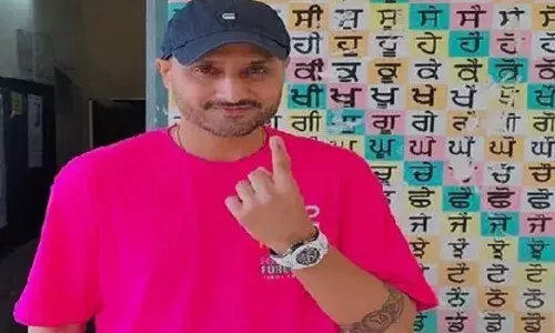 ਕ੍ਰਿਕਟਰ ਹਰਭਜਨ ਸਿੰਘ ਨੇ ਜਲੰਧਰ ਚ ਪਾਈ ਵੋਟ, VIP  ਕਲਚਰ ਨੂੰ ਲੈ ਕੇ ਕਹੀ ਇਹ ਵੱਡੀ ਗੱਲ