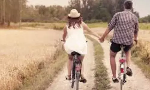 ਜੇਕਰ ਤੁਸੀਂ ਗਰਲਫਰੈਂਡ ਬਣਾਉਣਾ ਚਾਹੁੰਦੇ ਹੋ ਤਾਂ ਅਪਣਾਓ ਇਹ ਟਿੱਪਸ