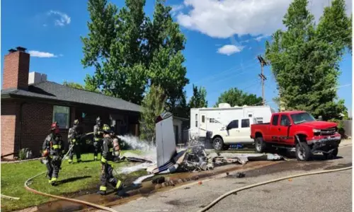 ਅਮਰੀਕਾ : ਘਰ ਦੇ ਵਿਹੜੇ ਵਿਚ ਕਰੈਸ਼ ਹੋਇਆ ਹਵਾਈ ਜਹਾਜ਼, 4 ਜਣੇ ਗੰਭੀਰ ਜ਼ਖਮੀ