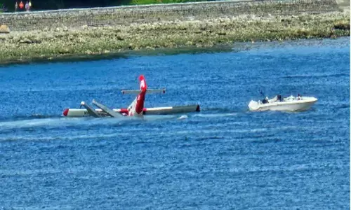 ਵੈਨਕੂਵਰ ਵਿਖੇ ਹਵਾਈ ਜਹਾਜ਼ ਅਤੇ ਕਿਸ਼ਤੀ ਦੀ ਟੱਕਰ, 2 ਜ਼ਖਮੀ