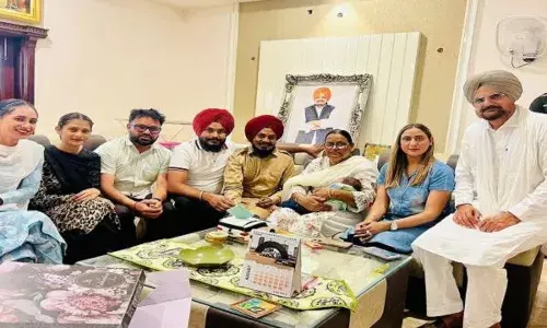 ਨਿੱਕੇ ਮੂਸੇਵਾਲਾ ਨੇ ਕੱਟਿਆ MOOSEWALA ਦੇ Birthday ਦਾ ਕੇਕ