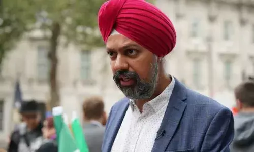 ਮਸਜਿਦ ਦੇ ਬਾਹਰ ਪ੍ਰਚਾਰ ਕਰ ਰਹੇ ਤਨਮਨਜੀਤ ਢੇਸੀ ਦਾ ਵਿਰੋਧ, ਗਾਲ਼ਾਂ ਕੱਢ ਭਜਾਇਆ