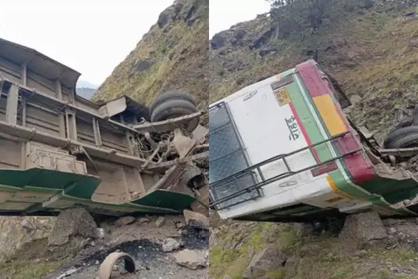 Shimla Bus Accident: ਸ਼ਿਮਲਾ ਚ ਦਰਦਨਾਕ ਸੜਕ ਹਾਦਸਾ, ਪਹਾੜੀ ਤੋਂ ਡਿੱਗੀ HRTC ਦੀ ਬੱਸ, 4 ਦੀ ਗਈ ਜਾਨ