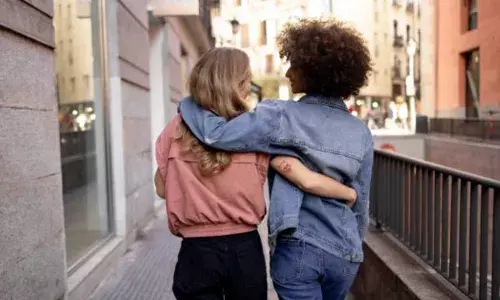 ਕੀ ਤੁਹਾਡੀ ਗਰਲਫਰੈਂਡ ਹੈ Lesbian? ਜਾਣੋ ਲੱਛਣ