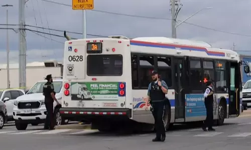 ਬਰੈਂਪਟਨ ਵਿਖੇ ਟ੍ਰਾਂਜ਼ਿਟ ਬੱਸ ਦੀ ਟੱਕਰ ਕਾਰਨ ਇਕ ਗੰਭੀਰ ਜ਼ਖਮੀ