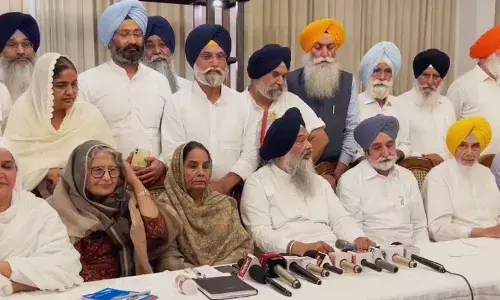 ਸ਼ੋਮਣੀ ਅਕਾਲੀ ਦਲ ਚ ਬਗਾਵਤ, ਬਣੇ ਦੋ ਧੜੇ