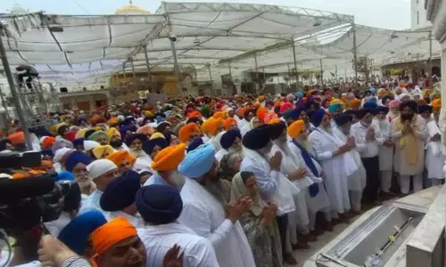 ਸ੍ਰੀ ਅਕਾਲ ਤਖਤ ਸਾਹਿਬ ਪਹੁੰਚੇ ਬਾਗ਼ੀ ਅਕਾਲੀ ਆਗੂ, ਜਥੇਦਾਰ ਗਿਆਨੀ ਰਘਬੀਰ ਸਿੰਘ ਨੂੰ ਸੌਂਪਿਆ ਮੁਆਫੀ ਪੱਤਰ