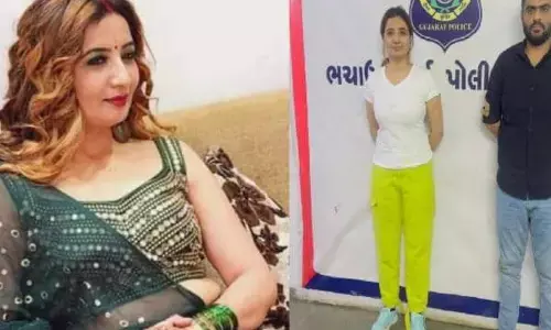 ਥਾਰ ਚ ਫੜੀ ਗੁਜਰਾਤ ਦੀ ਖੂਬਸੂਰਤ ਮਹਿਲਾ ਕਾਂਸਟੇਬਲ, ਗੱਡੀ ਦੇ ਅੰਦਰ...