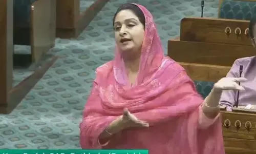 ਹਰਸਿਮਰਤ ਬਾਦਲ ਨੇ ਲੋਕ ਸਭਾ ’ਚ ਕੇਂਦਰ ਨੂੰ ਲਾਏ ਰਗੜੇ