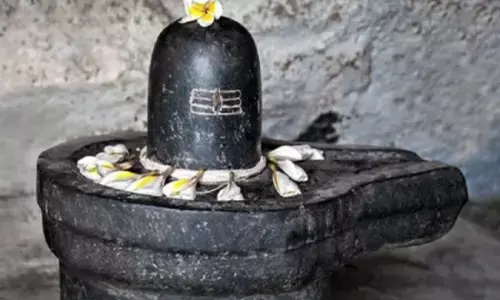 ਸੋਮਵਾਰ ਦੇ ਵਰਤ ਨੂੰ ਇਸ ਵਿਧੀ ਨਾਲ ਕਰੋ ਭਗਵਾਨ ਸ਼ਿਵ ਦੀ ਪੂਜਾ, ਬਦਲ ਜਾਵੇਗੀ ਤੁਹਾਡੀ ਕਿਸਮਤ ਸੋਮਵਾਰ ਦੇ ਵਰਤ ਨੂੰ ਇਸ ਵਿਧੀ ਨਾਲ ਕਰੋ ਭਗਵਾਨ ਸ਼ਿਵ ਦੀ ਪੂਜਾ, ਬਦਲ ਜਾਵੇਗੀ ਤੁਹਾਡੀ ਕਿਸਮਤ