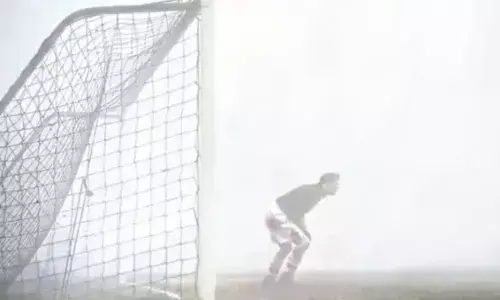 ਜਾਣੋ ਕਿਉਂ ਫੁੱਟਬਾਲ ਮੈਚ ਖਤਮ ਹੋਣ ਤੋਂ ਬਾਅਦ ਵੀ ਗੋਲ ਦੀ ਰਾਖੀ ਕਰਦਾ ਰਿਹਾ ਇਹ ਗੋਲਕੀਪਰ !