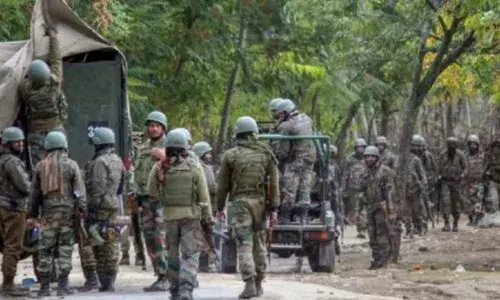 ਜੰਮੂ-ਕਸ਼ਮੀਰ ਚ ਅੱਤਵਾਦੀਆਂ ਦੀ ਫਾਇਰਿੰਗ ਚ 2 ਜਵਾਨ ਜ਼ਖਮੀ,  4 ਘੰਟੇ ਤੱਕ ਹੋਈ ਫਾਇਰਿੰਗ