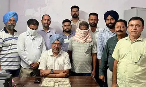 ਵਿਜੀਲੈਂਸ ਨੇ ਵਸੀਕਾ ਨਵੀਸ ਤੇ ਅਸ਼ਟਾਮ ਫ਼ਰੋਸ਼ ਨੂੰ 30,000 ਰੁਪਏ ਰਿਸ਼ਵਤ ਲੈਂਦਿਆਂ ਰੰਗੇ ਹੱਥੀਂ ਕੀਤਾ ਕਾਬੂ