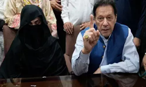 ਅਤਿਵਾਦੀਆਂ ਵਾਂਗ ਪਿੰਜਰੇ ਵਿਚ ਬੰਦ ਹਾਂ : ਇਮਰਾਨ ਖਾਨ ਨੇ ਸੁਣਾਇਆ ਦੁਖੜਾ