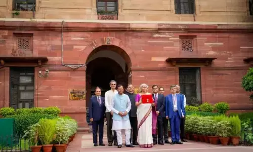 ਟੈਕਸਦਾਤਾਵਾਂ ਲਈ ਦੋ ਵੱਡੇ ਐਲਾਨ, ਇੱਕ ਵਾਰ ਫਿਰ ਬਦਲਿਆ ਨਵਾਂ ਟੈਕਸ ਸਲੈਬ, ਸਟੈਂਡਰਡ ਡਿਡਕਸ਼ਨ ਵੀ ਇੱਕ ਤੋਹਫ਼ਾ