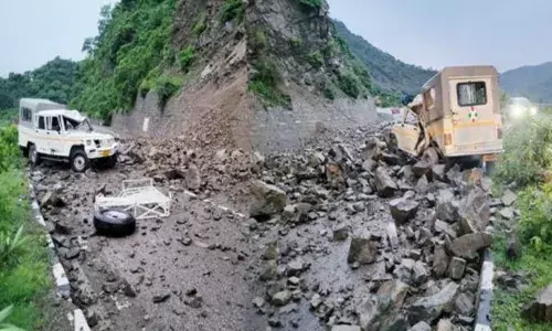 Himachal Weather Update: ਸ਼ਿਮਲਾ ਜਾ ਰਹੀ ਪੰਜਾਬ ਦੀ ਗੱਡੀ ਤੇ ਡਿੱਗੇ ਪਹਾੜ, 1 ਦੀ ਮੌਤ, 3 ਜ਼ਖ਼ਮੀ