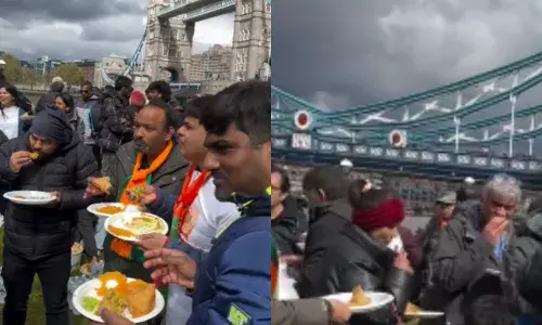 ਲੰਡਨ ਦੇ ਟਾਵਰ ਬ੍ਰਿਜ ਨੇੜੇ ਭਾਰਤੀਆਂ ਨੇ ਵੰਡੇ ਸਮੋਸੇ ਅਤੇ ਜਲੇਬੀਆਂ, ਜਾਣੋ ਪੂਰੀ ਖਬਰ