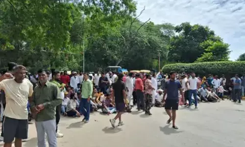 ਚੰਡੀਗੜ੍ਹ-ਮੋਹਾਲੀ ਰੋਡ ਜਾਮ, ਕੱਚਾ ਰਸਤਾ ਬੰਦ ਹੋਣ ਤੇ ਪਿੰਡ ਵਾਸੀ ਨਾਰਾਜ਼, 33 ਪਿੰਡਾਂ ਦੇ ਲੋਕ ਪਰੇਸ਼ਾਨ,  ਵੱਡੇ ਅੰਦੋਲਨ ਦੀ ਚਿਤਾਵਨੀ