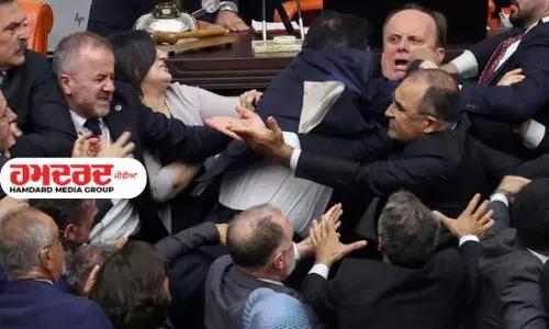 ਤੁਰਕੀ ਦੀ ਸੰਸਦ ਚ ਚੱਲੇ ਘਸੁੰਨ-ਮੁੱਕੇ