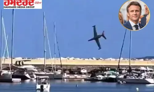 ਅਸਮਾਨ ’ਚ ਸਟੰਟ ਕਰਦਾ ਜਹਾਜ਼ ਡਿੱਗਿਆ, ਸਮੁੰਦਰ ’ਚ ਖਾਏ ਗੋਤੇ