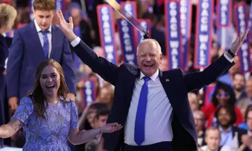 ਟਿਮ ਵਾਲਜ਼ ਵੱਲੋਂ ਉਪ ਰਾਸ਼ਟਰਪਤੀ ਅਹੁਦੇ ਦੀ ਉਮੀਦਵਾਰ ਰਸਮੀ ਤੌਰ ’ਤੇ ਪ੍ਰਵਾਨ