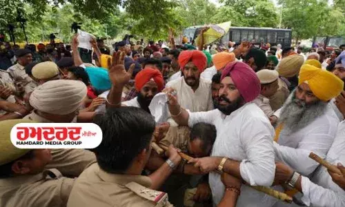 ਚੰਡੀਗੜ੍ਹ ਵਿਚ ਕੰਗਨਾ ਦੇ ਬਿਆਨ ਵਿਰੁਧ AAP ਦੇ ਕਿਸਾਨ ਵਿੰਗ ਦਾ ਰੋਸ ਮੁਜ਼ਾਹਰਾ