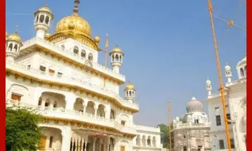 ਅਕਾਲ ਤਖਤ ਅਤੇ ਬਾਕੀ ਦੇ ਗੁਰਧਾਮਾਂ ਨੂੰ ਬਹਾਲ ਕਰਾਉਣ ਲਈ ਖਮਾਣੋ ਚ ਰੋਸ ਮਾਰਚ