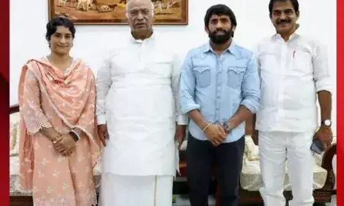 ਵਿਨੇਸ਼ ਫੋਗਾਟ ਅਤੇ ਬਜਰੰਗ ਪੁਨੀਆ ਕਾਂਗਰਸ ਚ ਸ਼ਾਮਲ