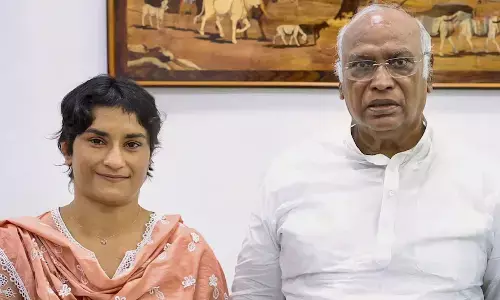 ਵਿਨੇਸ਼ ਨੂੰ ਟਿਕਟ, ਬਜਰੰਗ ਨੂੰ ਵੱਡੀ ਜ਼ਿੰਮੇਵਾਰੀ, ਆਪ ਨਾਲ ਗਠਜੋੜ ਚ ਫਸੀ