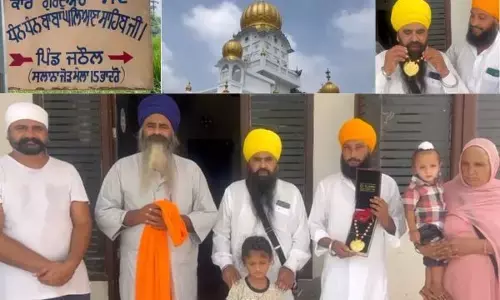 ਦੋ ਤੋਲੇ ਸੋਨੇ ਦੇ ਕੈਂਠੇ ਨਾਲ ਗ੍ਰੰਥੀ ਸਿੰਘ ਦਾ ਕੀਤਾ ਗਿਆ ਸਨਮਾਨ