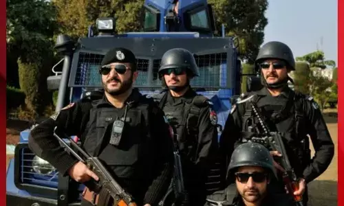 ਪਾਕਿਸਤਾਨ ਚ ਪੁਲਿਸ ਵਲੋਂ ਰੋਸ ਮੁਜ਼ਾਹਰਾ, ਫ਼ੌਜ ਦੇ ਦਖ਼ਲ ਤੋਂ ਪ੍ਰੇਸ਼ਾਨ ਪੁਲਿਸ