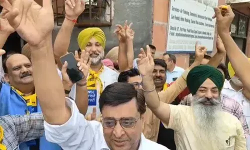 ਕੇਜਰੀਵਾਲ ਨੂੰ ਜ਼ਮਾਨਤ ਮਿਲਣ ’ਤੇ ਆਪ ਵਰਕਰਾਂ ਨੇ ਪਾਏ ਭੰਗੜੇ