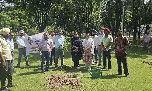 ਸਵੱਛਤਾ ਹੀ ਸੇਵਾ ਮੁਹਿੰਮ ਦੌਰਾਨ ਇੱਕ ਰੁੱਖ ਮਾਂ ਦੇ ਨਾਮ ਤਹਿਤ ਪੀ.ਡੀ.ਏ ਦੇ ਮੁੱਖ ਪ੍ਰਸ਼ਾਸਕ ਨੇ ਲਗਾਏ ਬੂਟੇ