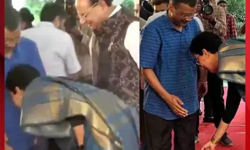 ਦਿੱਲੀ ਦੀ CM ਬਣਦੇ ਹੀ ਆਤਿਸ਼ੀ ਨੇ ਕੇਜਰੀਵਾਲ ਦੇ ਪੈਰ ਛੂਹ ਕੇ ਲਿਆ ਅਸ਼ੀਰਵਾਦ