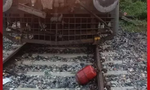 ਕਾਨਪੁਰ-ਪ੍ਰਯਾਗਰਾਜ ਮਾਰਗ ਤੇ ਰੇਲ ਪਟੜੀਆਂ ਤੇ ਮਿਲਿਆ LPG ਸਿਲੰਡਰ