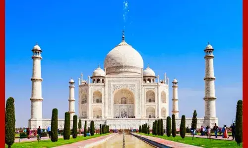 ਤਾਜ ਮਹਿਲ ਚ ਪੜ੍ਹੀ ਗਈ ਨਮਾਜ਼, ਫੋਟੋ ਵਾਇਰਲ ਹੋਣ ਤੇ ਪੈ ਰਿਹੈ ਰੌਲਾ