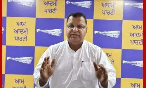 ਸੁਖਜਿੰਦਰ ਰੰਧਾਵਾ ਅਤੇ ਬਾਜਵਾ ਦੀ ਡੀਸੀ ਦਫਤਰ ਚ ਬਹਿਸ ਤੇ ਆਪ ਦਾ ਇਤਰਾਜ਼