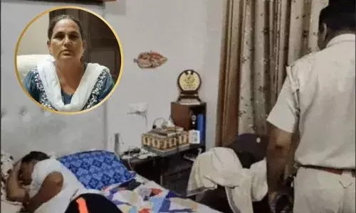 ਪੰਜਾਬ ’ਚ ਕਾਂਗਰਸ ਨੇਤਾ ਨੇ ਆਪਣੇ ਪਤੀ ਨੂੰ ਬਣਾਇਆ ਬੰਦੀ! ਪੰਜਾਬ ’ਚ ਕਾਂਗਰਸ ਨੇਤਾ ਨੇ ਆਪਣੇ ਪਤੀ ਨੂੰ ਬਣਾਇਆ ਬੰਦੀ!