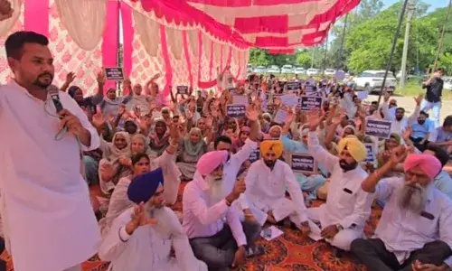 ਨਾਮਜ਼ਦੀਆਂ ਮੌਕੇ ਹੋਈ ਧੱਕੇਸ਼ਾਹੀ ਵਿਰੁੱਧ ਨਾਭਾ ’ਚ ਕਾਂਗਰਸ ਦਾ ਧਰਨਾ