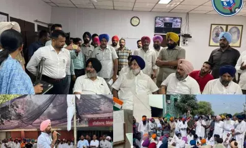 ਪੰਚਾਇਤੀ ਚੋਣਾਂ ਵਿਚ ਹੇਰਾਫੇਰੀਆਂ ਵਿਰੁਧ ਕਾਂਗਰਸ ਅਤੇ ਅਕਾਲੀ ਦਲ ਦਾ ਧਰਨਾ