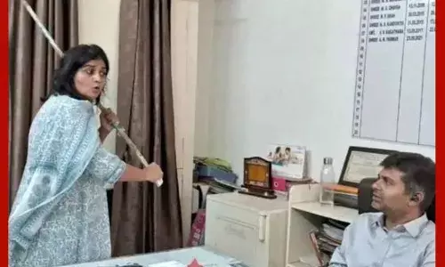 ਮਹਿਲਾ ਕੌਂਸਲਰ ਡਾਂਗ ਲੈ ਕੇ ਪਹੁੰਚੀ ਬਿਜਲੀ ਵਿਭਾਗ ਦੇ ਦਫ਼ਤਰ