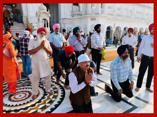 ਪੰਜਾਬ ਦੇ ਮੁੱਖ ਸਕੱਤਰ KAP ਸਿਨਹਾ ਦਰਬਾਰ ਸਾਹਿਬ ਤੇ ਦੁਰਗਿਆਣਾ ਮੰਦਿਰ ਵਿਖੇ ਹੋਏ ਨਤਮਸਤਕ