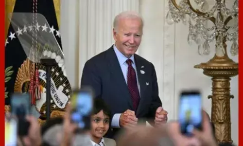 ਜੋ ਬਿਡੇਨ ਨੇ ਵ੍ਹਾਈਟ ਹਾਊਸ ਵਿੱਚ ਦੀਵਾਲੀ ਮਨਾਈ, ਕਮਲਾ ਹੈਰਿਸ ਦੀ ਪ੍ਰਸ਼ੰਸਾ ਕੀਤੀ