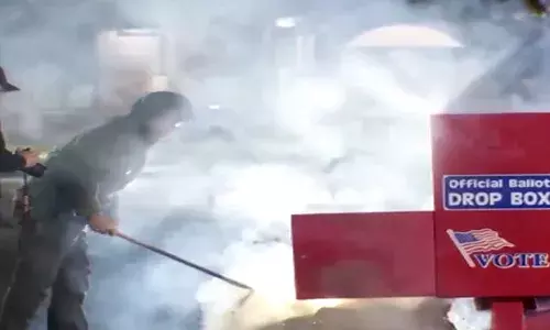 ਅਮਰੀਕਾ ਚੋਣਾਂ : 2 ਰਾਜਾਂ ਵਿਚ ਵੋਟਰ ਪਰਚੀਆਂ ਵਾਲੇ ਬਕਸਿਆਂ ਨੂੰ ਅੱਗ ਲਾਈ