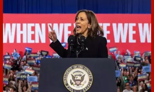 US Election : ਹੈਰਿਸ, ਟਰੰਪ ਨੇ ਮੁਹਿੰਮ ਦੇ ਆਖ਼ਰੀ ਹਫ਼ਤੇ ਵਿੱਚ ਸਵਿੰਗ ਰਾਜਾਂ ਦਾ ਦੌਰਾ ਸ਼ੁਰੂ ਕੀਤਾ