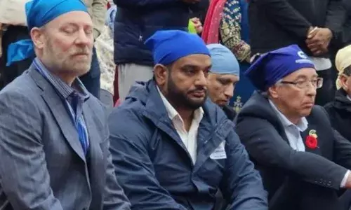 ਬੀ.ਸੀ. ਕੰਸਰਵੇਟਿਵ ਆਗੂ ਸਾਥੀਆਂ ਸਮੇਤ ਗੁਰੂ ਘਰ ਤੇ ਮੰਦਿਰ ’ਚ ਨਤਮਸਤਕ ਹੋਣ ਪੁੱਜੇ