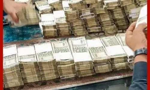 ਰਿਸ਼ਵਤ ਲੈਂਦਿਆਂ ਗ੍ਰਿਫਤਾਰ, CBI ਦਾ ਫਿਰ ਪਿਆ ਛਾਪਾ, ਮਿਲੇ ਕਰੋੜਾਂ ਰੁਪਏ