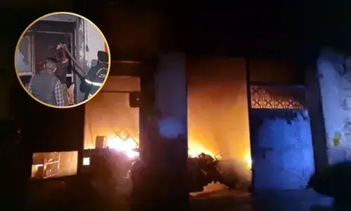 ਅੰਮ੍ਰਿਤਸਰ ਦੇ ਗੋਲਡਨ ਐਵਨਿਊ ਚ ਫੈਕਟਰੀ ਤੇ ਗੁਦਾਮ ਨੂੰ ਲੱਗੀ ਭਿਆਨਕ ਅੱਗ