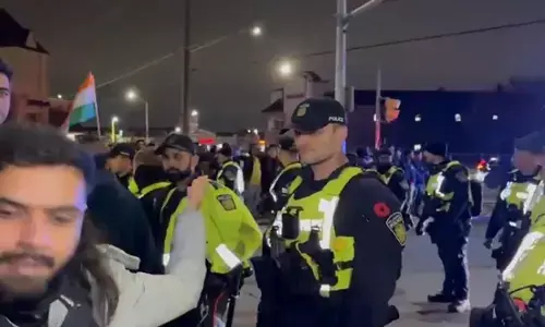 ਧਾਰਮਿਕ ਥਾਵਾਂ ਨੇੜੇ ਰੋਸ ਵਿਖਾਵੇ ’ਤੇ ਪਾਬੰਦੀ ਲਾਉਂਦੇ ਬਾਇਲਾਅ ’ਚ ਚੋਰੀ ਮੋਰੀ